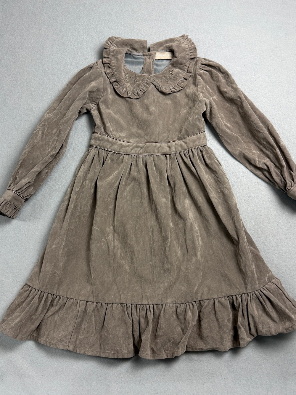 Vintage Style Girls Taupe Crushed Velvet Dress Embroidered Ruffle Collar Sz 7